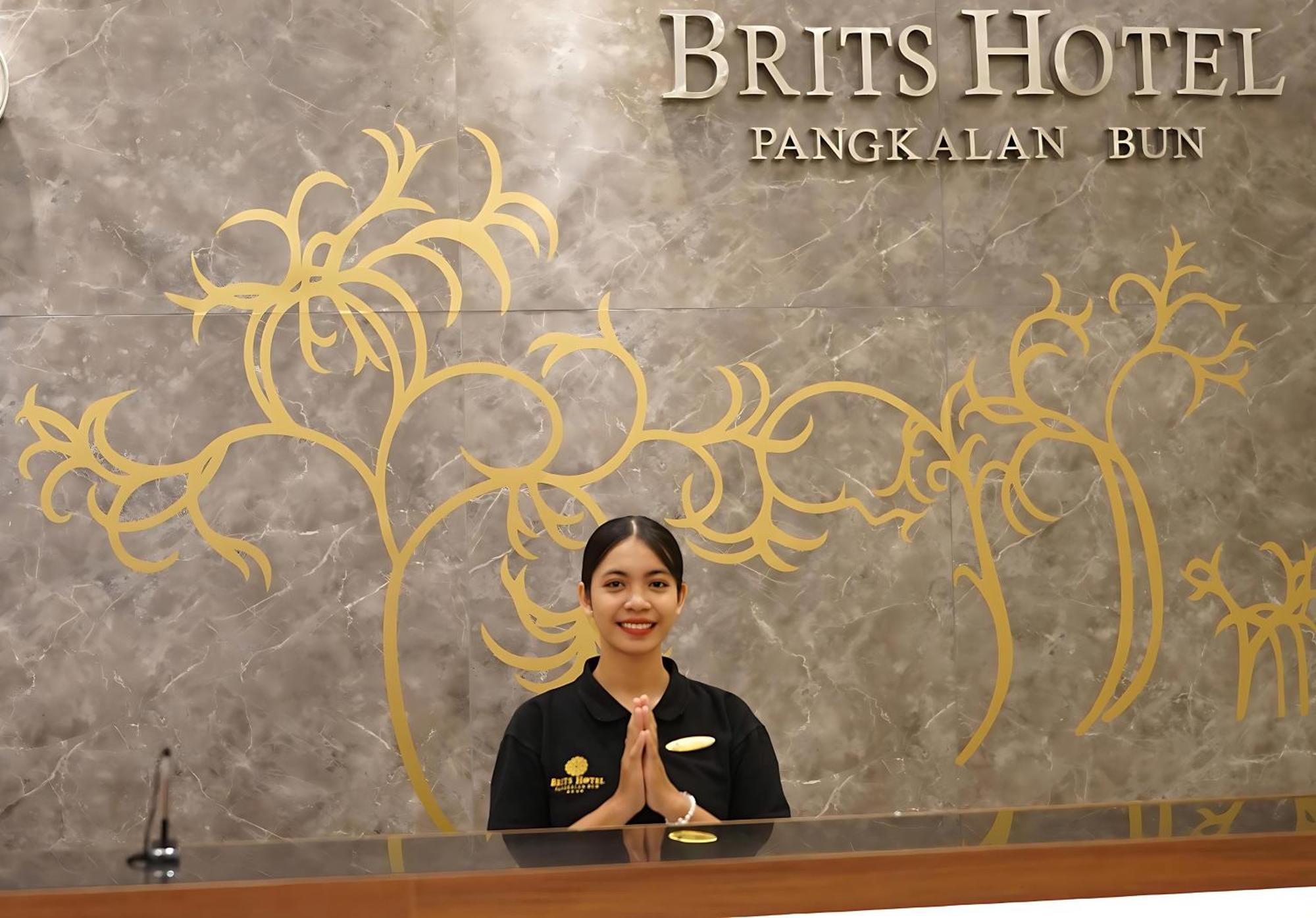 Brits Hotel Pangkalanbuun Exterior foto